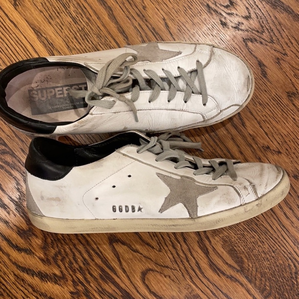 SOLD🎉🎉🎉Golden Goose Superstar low top